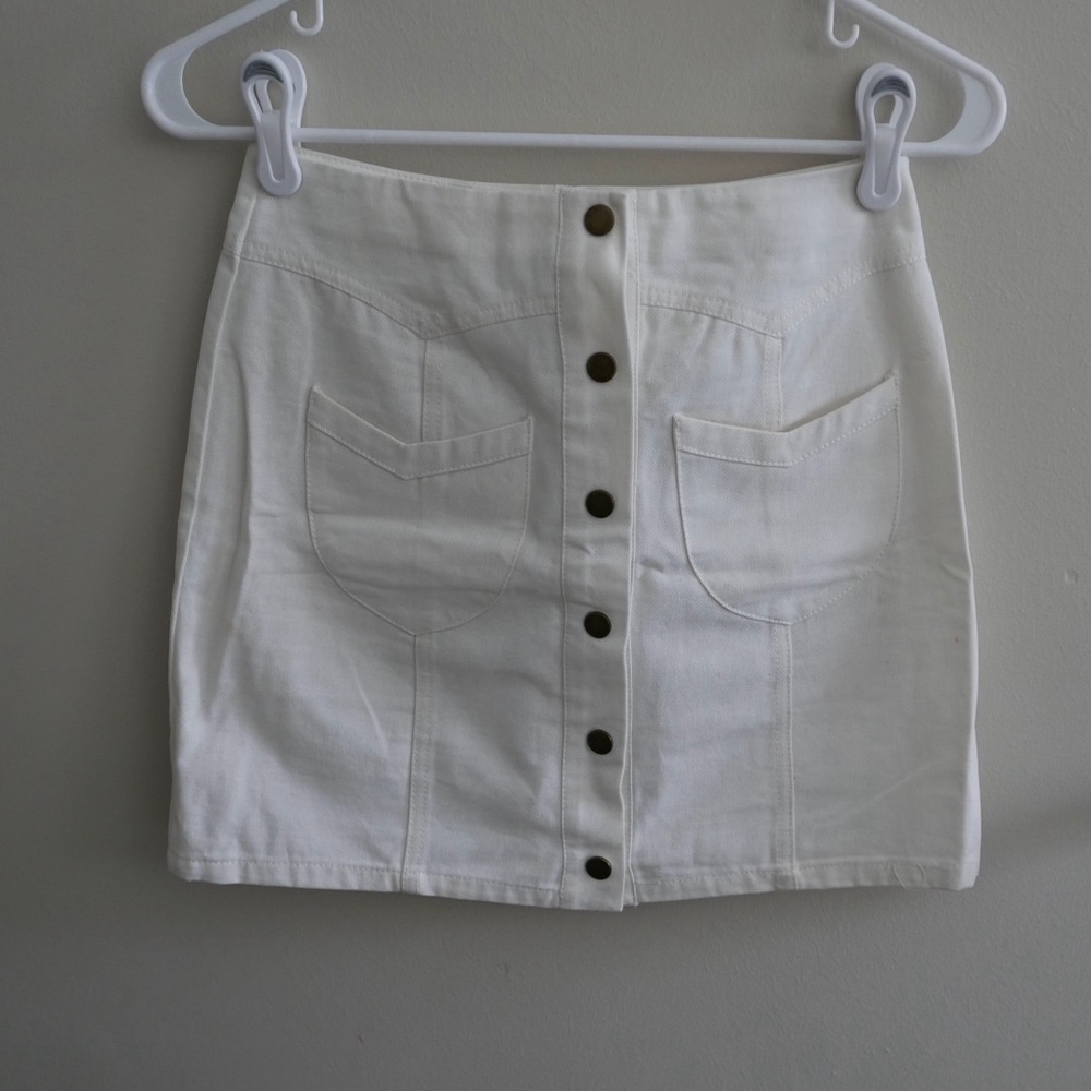 XS Button down White Skirt worn once